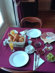B&B / Chambres d'hotes Chateau Maleplane : photos des chambres