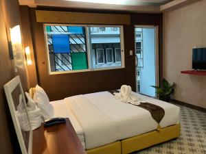 Queen Room with Balcony room in Everest Asoke