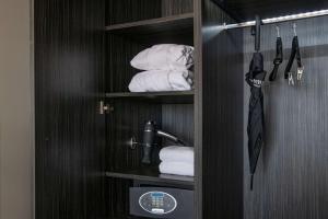 Deluxe Double Room with Balcony room in Best Western Premier Mondial