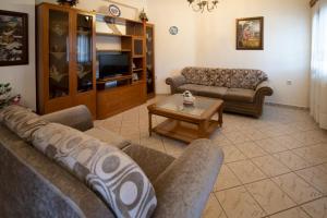 Majestic view Home just under Meteora Unesco Site