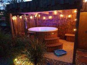 Chalets Gite avec spa et sauna Aux champs des Amours : photos des chambres