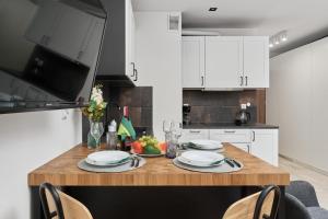 Jagodno Wrocław Kajdasza Studio z Bezpłatnym Garażem by Noclegi Renters