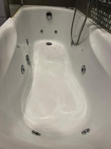 Family & Business Elegant Apartments KCK ul Astronautów Centrum Downtown - 3 Bedroom, Bath with Hydromassage, Parking