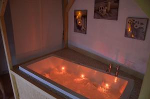 B&B / Chambres d'hotes Relais Mont Jura Adults Only : photos des chambres