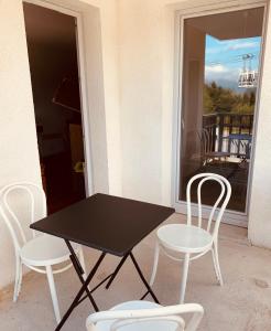 Appartements T3 - 6 PERS - PIEDS DES PISTES + PISCINE BALCON : photos des chambres