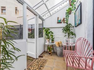 Delightful 2 Bed House a Stones Throw From Beach - Pass the Keys