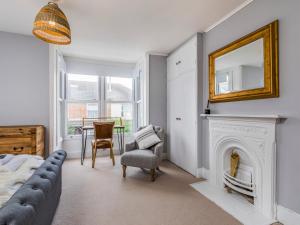 Delightful 2 Bed House a Stones Throw From Beach - Pass the Keys