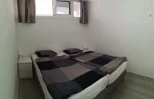 Top-Apartment in Apartamentos Danubio, 4 Etage, Poolblick und seitlicher Meerblick, Wohnzimmer und 1 Schlafzimmer, im Herzen von Playa del Inglés , Gran Canaria