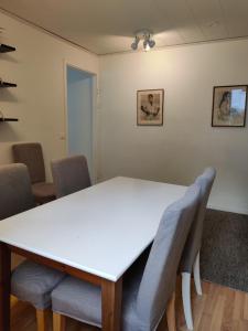 House. 80m2, near Lake, with car charge.