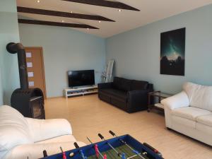 Spacious & Cozy Apartment with Forest View