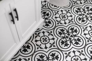 2BR 1BA Duplex House King Beds Great for Small Groups Close toUptown Charlotte attractions