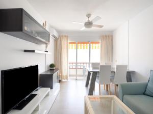 HomeForGuest Apartamento con piscina a 50M del mar en La Caleta