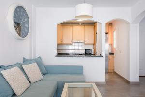 HomeForGuest Apartamento con piscina a 50M del mar en La Caleta