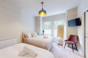 Lancefield House - Air Host & Stay - 5 Bedroom Sleeps 15