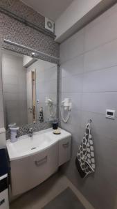 DISZTINGVÁLT Apartman, free garage