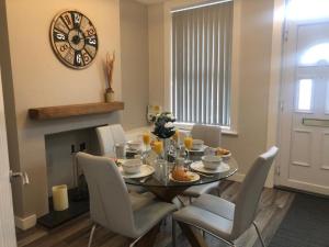 2 Bedroom Luton Townhouse