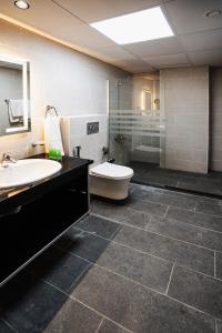 Deluxe King Suite room in Diamond Hotel