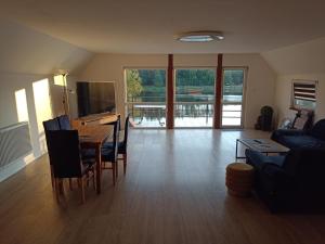 Nadbrzegiem Szczycionek - Domy całoroczne nad jeziorem