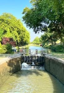 Bateaux-hotels Peniche Dondon - Gite cocooning sur Canal du midi : photos des chambres