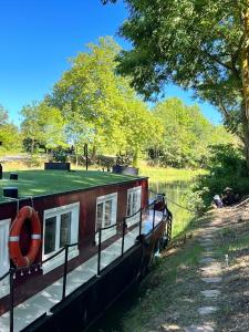 Bateaux-hotels Peniche Dondon - Gite cocooning sur Canal du midi : photos des chambres