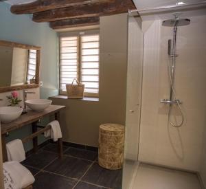 Maisons de vacances Renovated Solognote farmhouse, with jacuzzi and wood-fired sauna : photos des chambres