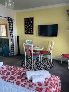 "The Parlour" Seafront Apartment