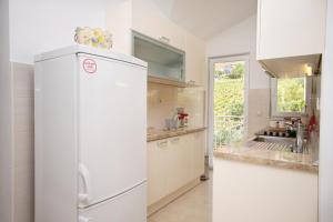 Apartments with a parking space Zavala, Hvar - 8773