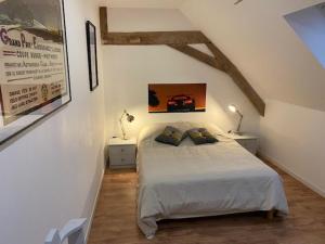 Maisons de vacances Gite Parennes, 5 pieces, 11 personnes - FR-1-410-354 : photos des chambres
