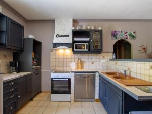 Maisons de vacances Gite Rampieux, 5 pieces, 10 personnes - FR-1-616-81 : photos des chambres