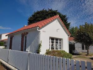 Maison Charmante Près Plage et Forêt, 5 Ch., Jardin, Parking, Quartier Calme - FR-1-652-2