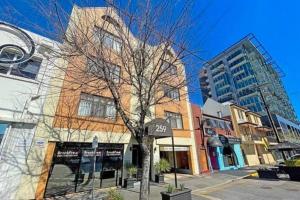 studio 105 Gouger city apartment with parking