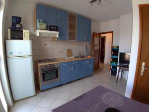 Apartment Njivice 15904b