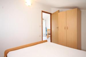 Apartments by the sea Rukavac, Vis - 2478