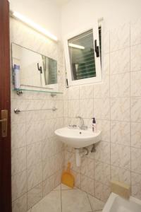 Apartments by the sea Rukavac, Vis - 2478