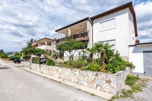 Apartments with a parking space Buzet, Central Istria - Sredisnja Istra - 17562 