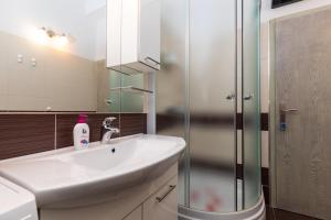 Apartments by the sea Medici, Omis - 19168