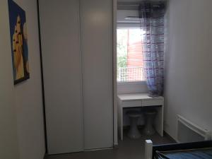 appartement avec terrasse , jardinet et piscine