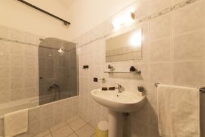 LakeView LakeComo, CIPRESSO 7, 4Seasons, Terrace, 30m to Lake! by STAYHERE-LAKECOMO