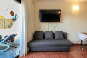 Precioso ático en Golf del Sur con terraza y piscina climatizada