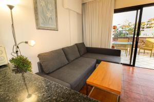 Precioso ático en Golf del Sur con terraza y piscina climatizada