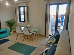 Old Town Oasis 110m to Beach, AC & 2 Bathrooms by Vou de Férias