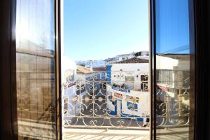 Rare 2 Suite Apt in the Historic Center - 110m to Beach