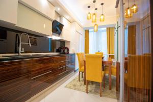 Dani City Center Apartment