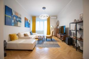 Dani City Center Apartment