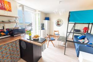 Appartements Studio cosy avec balcon vue mer a Guidel Plage par Groom : photos des chambres