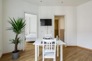 GuestHost - Top Accommodations in the Heart of Milano!