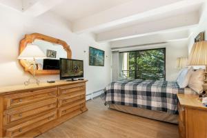 311 Vail International Condo