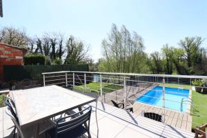 Maisons de vacances Au Fil du Tarn, piscine privee : photos des chambres