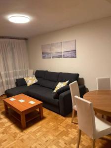 Piso 3 habitaciones, centro de Colombres hasta 8 personas