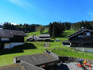Appartement confortable près des pistes avec balcon et Wi-Fi - FR-1-815-67